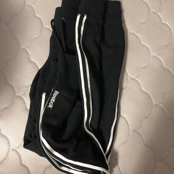 Reebok black fleece lined joggers size medium - Picture 4 of 4